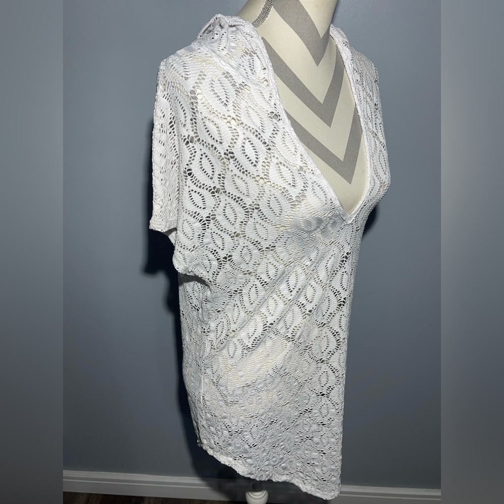 Jordan Taylor White Lace Hooded Cover-Up - Picture 6 of 12